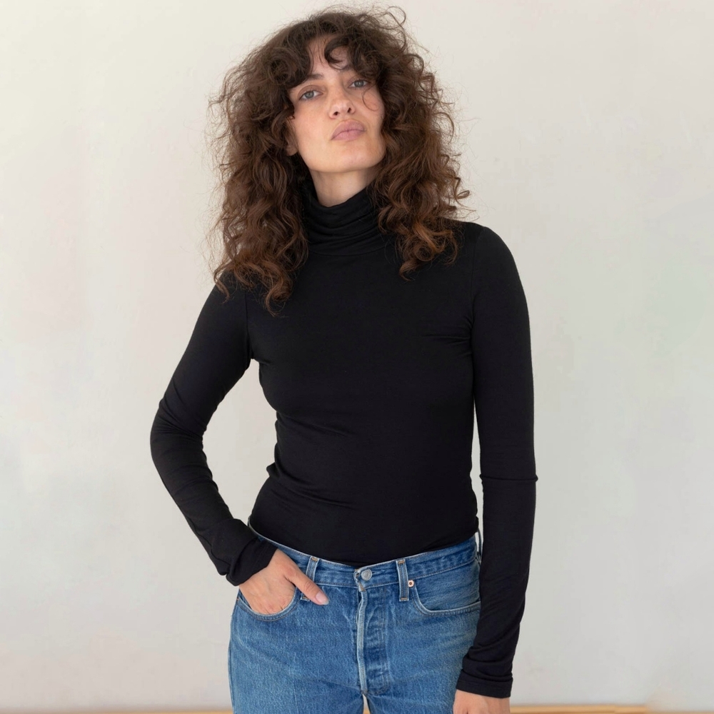 Rachel Pally Basic Long Sleeve Turtleneck in Black | Size Medium